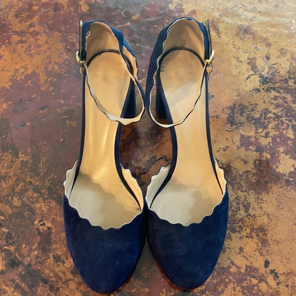 Chloē Scalloped Ankle Strap d’Orsay Pump Lagoon Blue size 39 incl box/dust bags